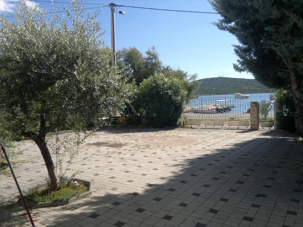 Villa Magica Pirovac Exterior foto